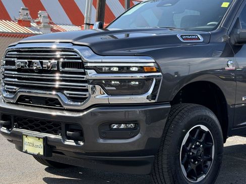 Used 2025 RAM 2500 Laramie AWD/4WD image 9