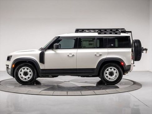 New 2024 Land Rover Defender 110 S image 2