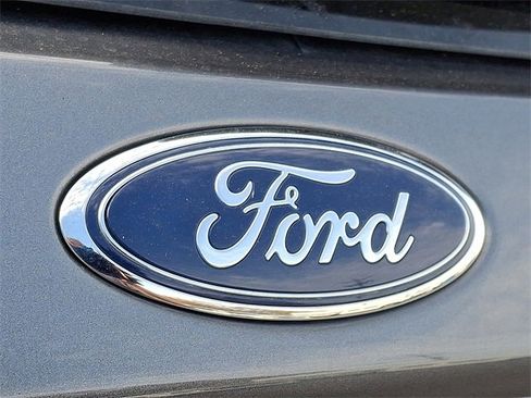 Used 2023 Ford Explorer Limited image 32