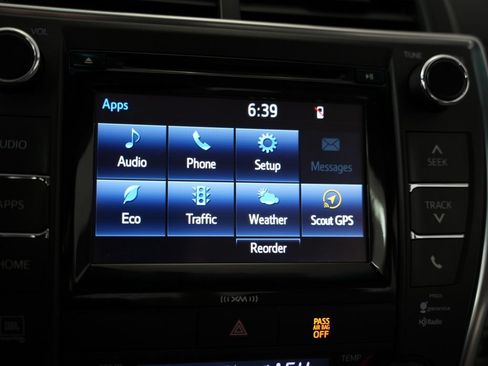 Used 2017 Toyota Camry SE FWD image 22