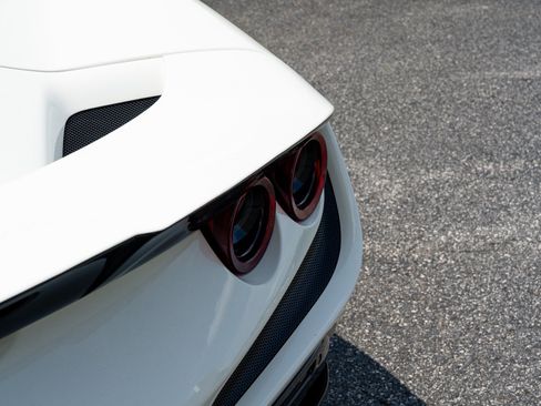 Used 2022 Ferrari F8 Tributo RWD image 18