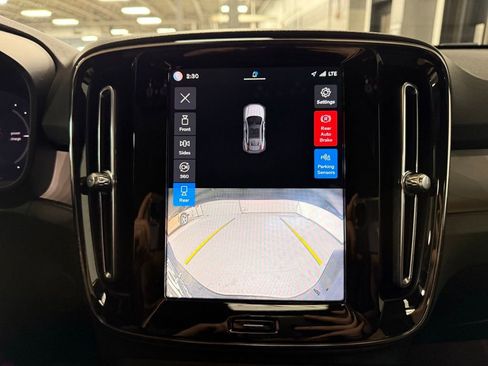 Used 2023 Volvo C40 P8 Recharge Ultimate image 13