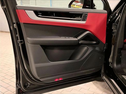 New 2026 Porsche Cayenne S image 16