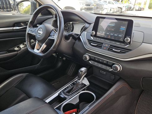 Used 2024 Nissan Altima 2.5 SR FWD image 31