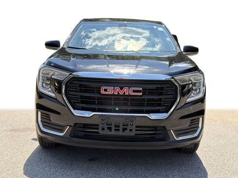 Used 2024 GMC Terrain SLE AWD/4WD image 29