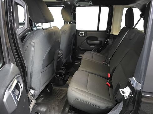 Used 2019 Jeep Wrangler Unlimited Sport S AWD/4WD image 30