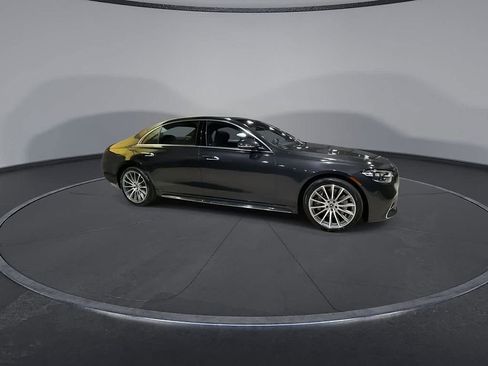 Used 2022 Mercedes-Benz S 500 4MATIC image 2