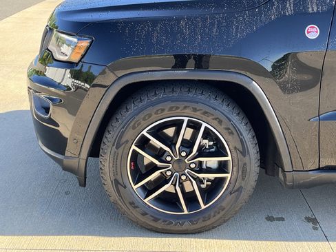 Used 2021 Jeep Grand Cherokee Trailhawk w/ Trailhawk Luxury Group image 12