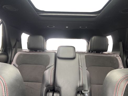 Used 2019 Ford Explorer XLT w/ Equipment Group 202A AWD/4WD image 16