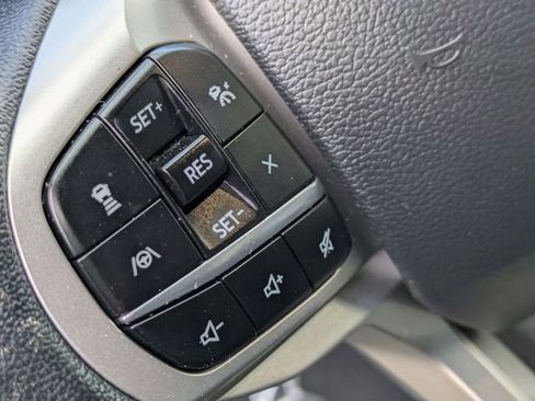 Used 2022 Ford Explorer XLT w/ Equipment Group 202A AWD/4WD image 24