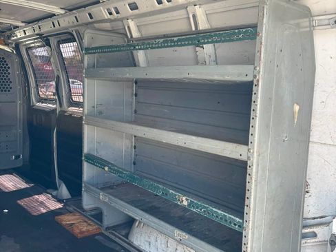 Used 2012 Chevrolet Express 2500 Extended RWD image 7