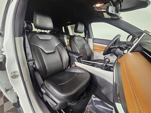 Used 2024 Jeep Compass Limited image 14