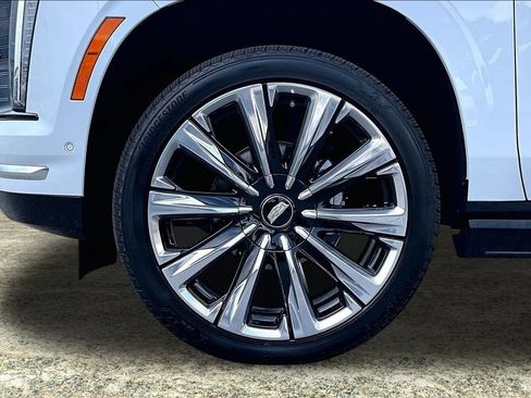 Used 2026 Cadillac Escalade ESV Luxury w/ Touring Package AWD/4WD image 35