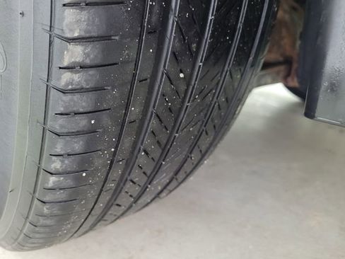 Used 2013 Ford Taurus SEL image 25