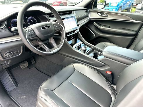 New 2026 Jeep Grand Cherokee Limited image 18