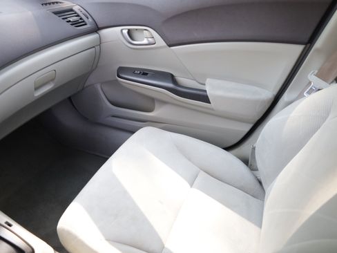 Used 2012 Honda Civic LX image 9