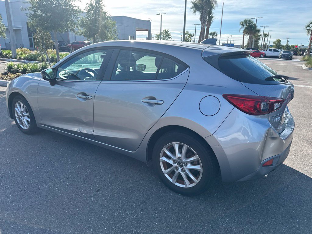 Used 2014 MAZDA MAZDA3 i Touring w/ Technology Package FWD image 4