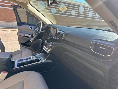 Certified 2021 Ford Explorer Limited w/ Equipment Group 301A image 29