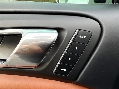 Used 2017 Porsche Cayenne Platinum Edition image 11