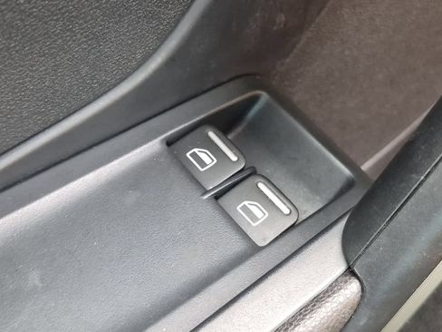 Used 2012 Volkswagen Beetle 2.5 FWD image 29