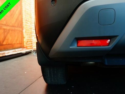 Used 2023 Nissan Rogue S image 79