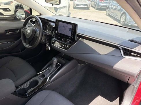 Certified 2022 Toyota Corolla LE FWD image 17
