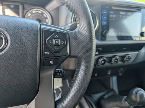 Used 2016 Toyota Tacoma TRD Sport w/ Towing Package AWD/4WD image 18
