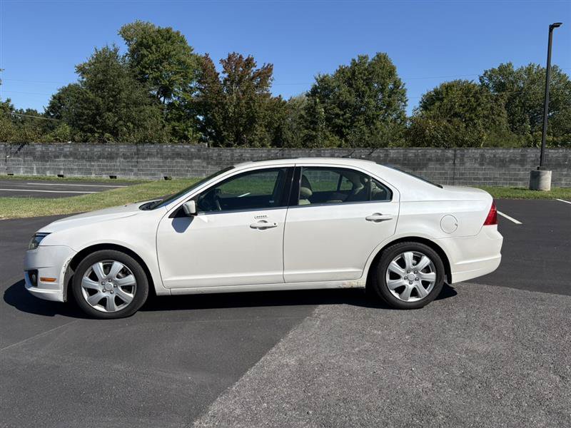 Used 2012 Ford Fusion SEL FWD image 2