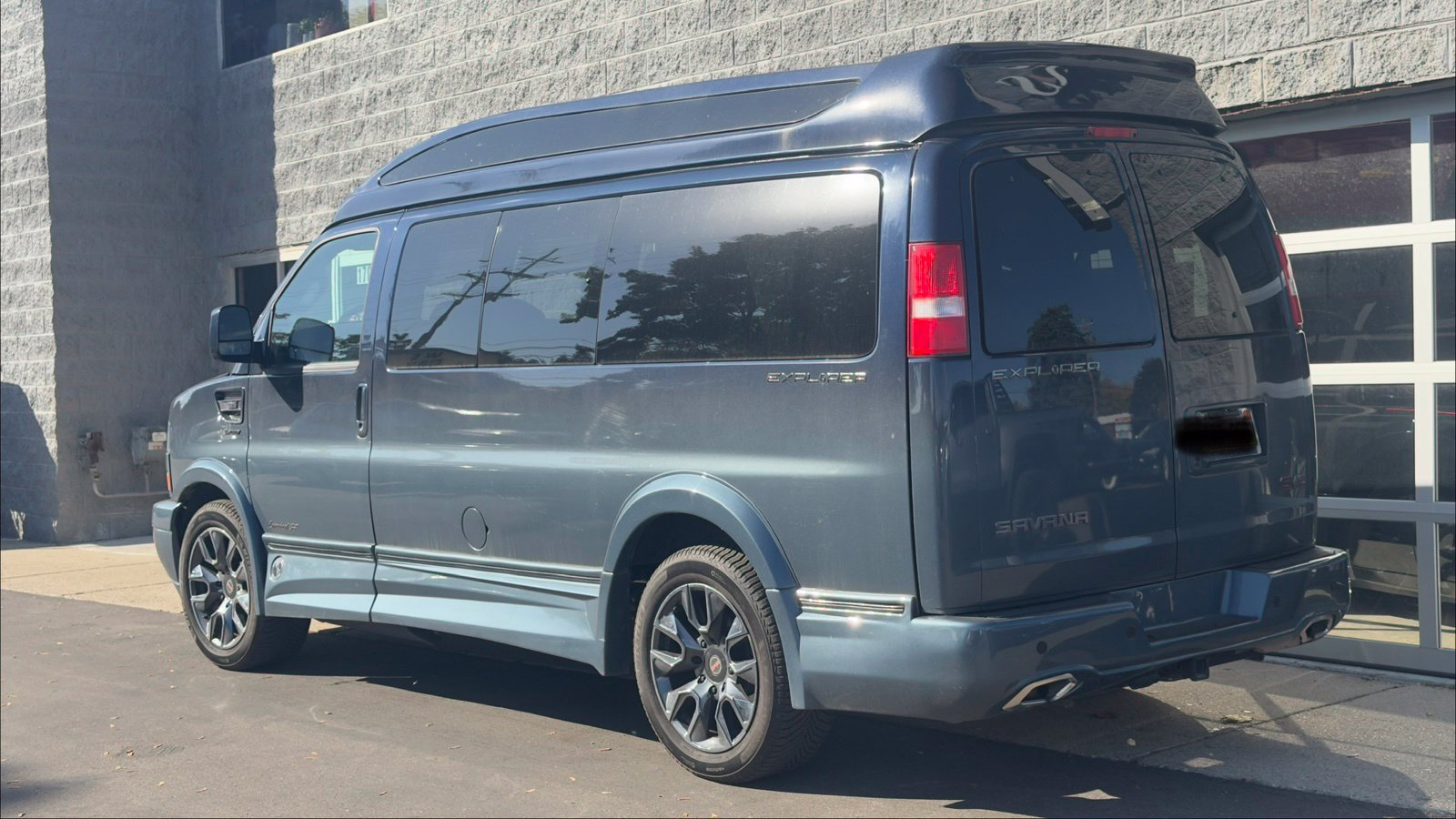 Used 2024 GMC Savana 2500 RWD image 4
