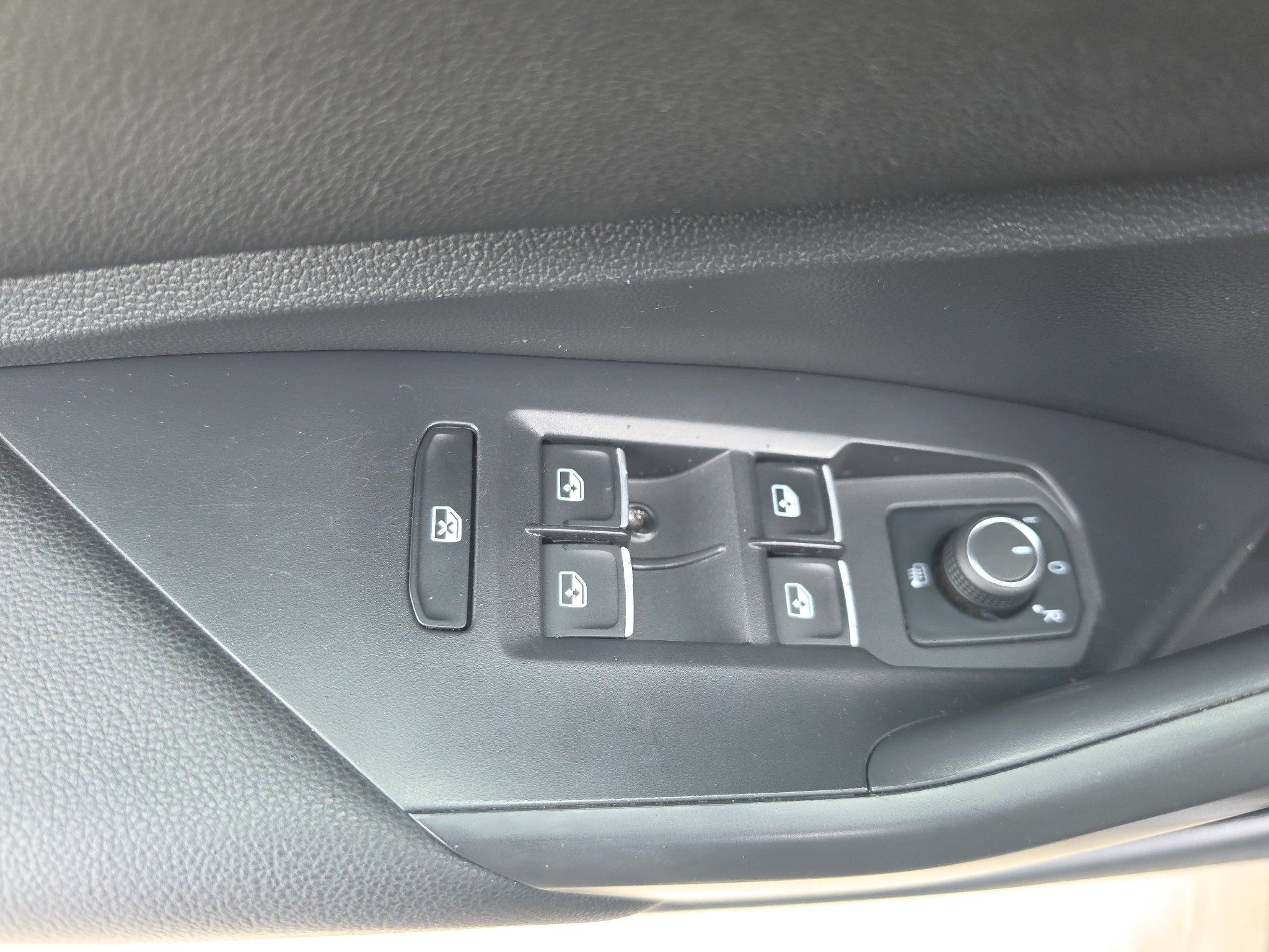 Used 2021 Volkswagen Jetta S w/ Driver Assistance Package FWD image 22