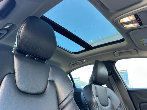 Certified 2023 Volvo S60 B5 Plus w/ Climate Package image 18