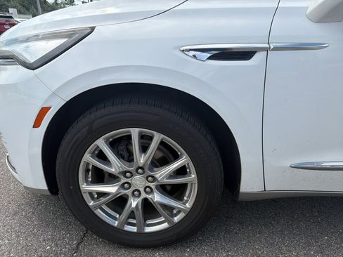 Used 2022 Buick Enclave Premium AWD/4WD image 17