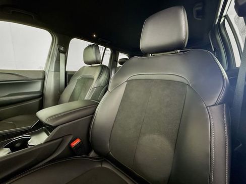 New 2025 Jeep Grand Cherokee Altitude image 20