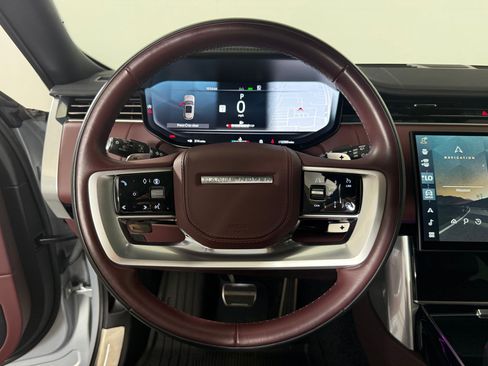 Certified 2025 Land Rover Range Rover SE AWD/4WD image 10