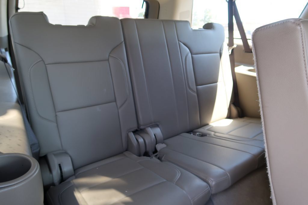 Used 2017 GMC Yukon XL SLT w/ Open Road Package AWD/4WD image 11