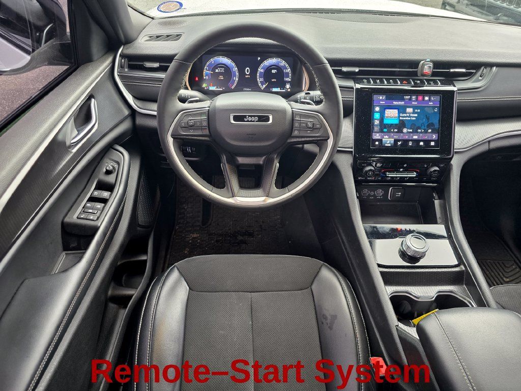 Used 2024 Jeep Grand Cherokee Altitude RWD image 18