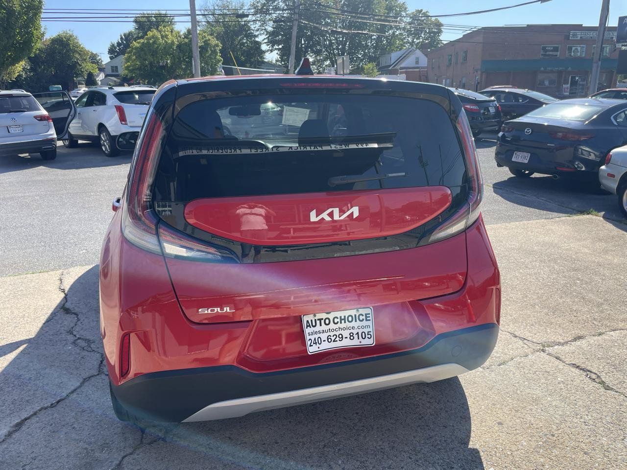 Used 2025 Kia Soul LX w/ LX Technology Package FWD image 16