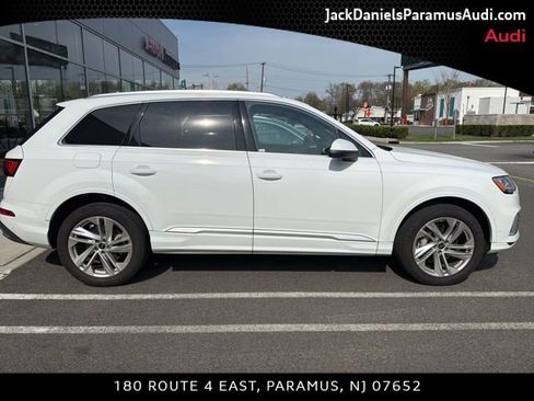 Used 2023 Audi Q7 2.0T Premium w/ Convenience Package image 4