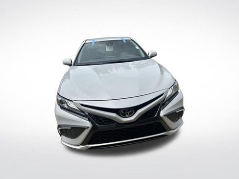 Used 2023 Toyota Camry XSE FWD image 5