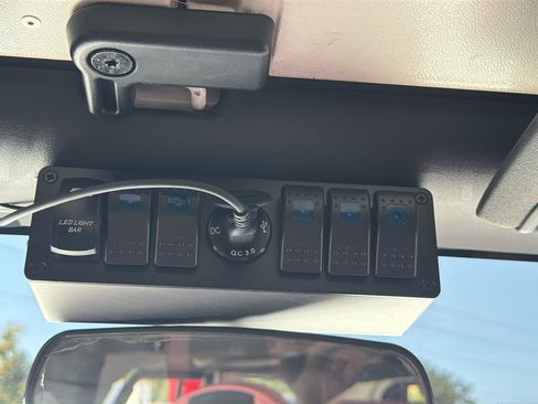 Used 2010 Jeep Wrangler Unlimited Sahara w/ Dual Top Group AWD/4WD image 6