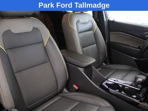 Used 2025 Chevrolet Trax ACTIV w/ Sunroof Package image 22