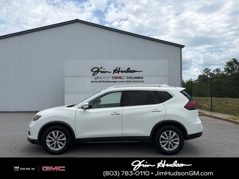 Used 2020 Nissan Rogue SV FWD image 3