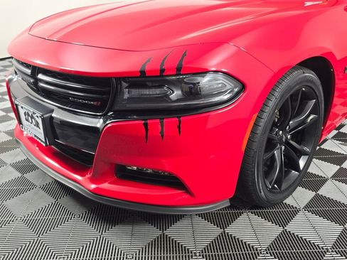 Used 2017 Dodge Charger R/T w/ Blacktop Package image 10
