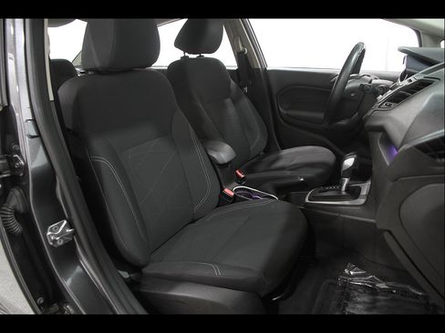 Used 2015 Ford Fiesta SE FWD image 13