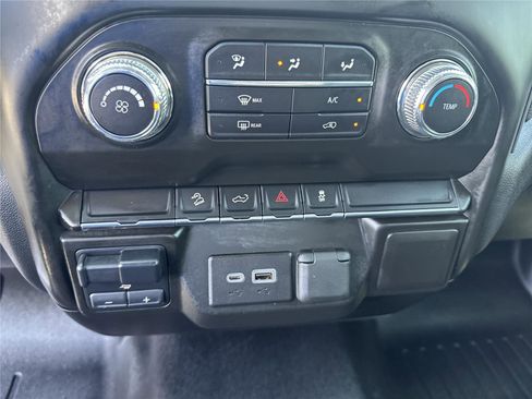 Used 2021 GMC Sierra 1500 4x4 Crew Cab w/ Sierra Value Package image 26