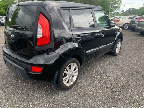 Used 2013 Kia Soul + FWD image 5