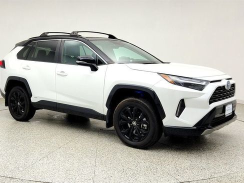 Used 2023 Toyota RAV4 XSE AWD/4WD image 3