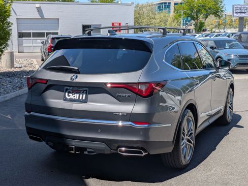 Used 2023 Acura MDX SH-AWD w/ Advance Package image 3
