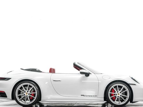 Used 2024 Porsche 911 Carrera 4S AWD/4WD image 2