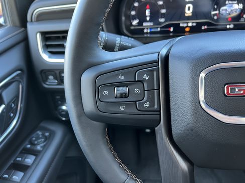 Used 2024 GMC Yukon AT4 image 31